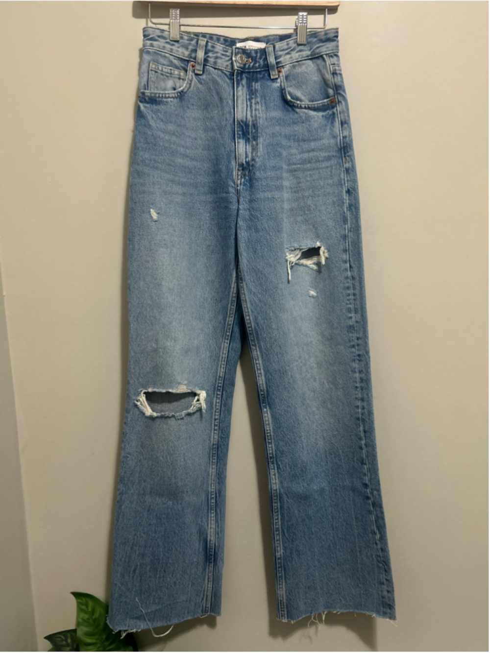 ⚡️2 for $38 Zara High Rise Distressed Jeans Size 2 Blue